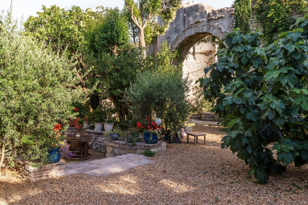 Mas Des Carnassoles Bed & Breakfast Екстериор снимка
